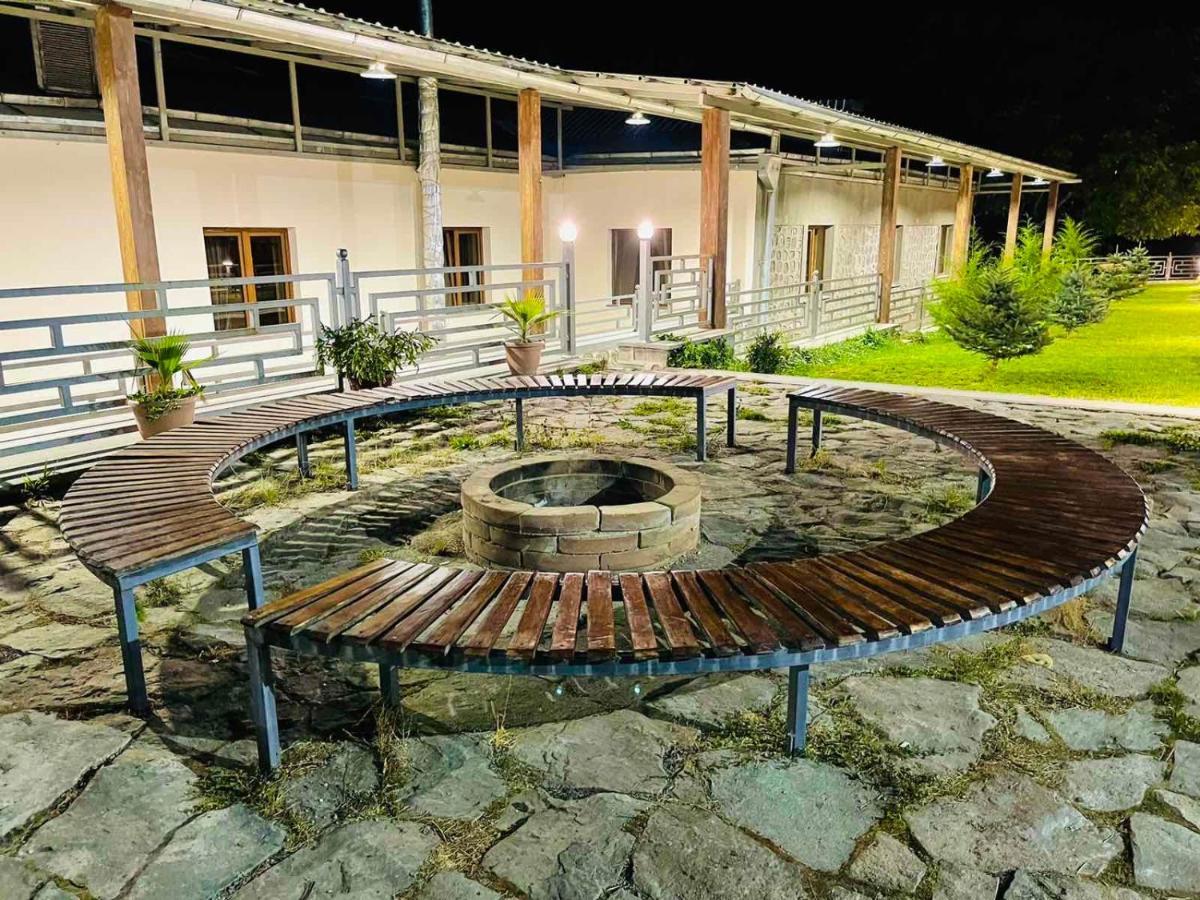 גוריס Lara Hotel מראה חיצוני תמונה