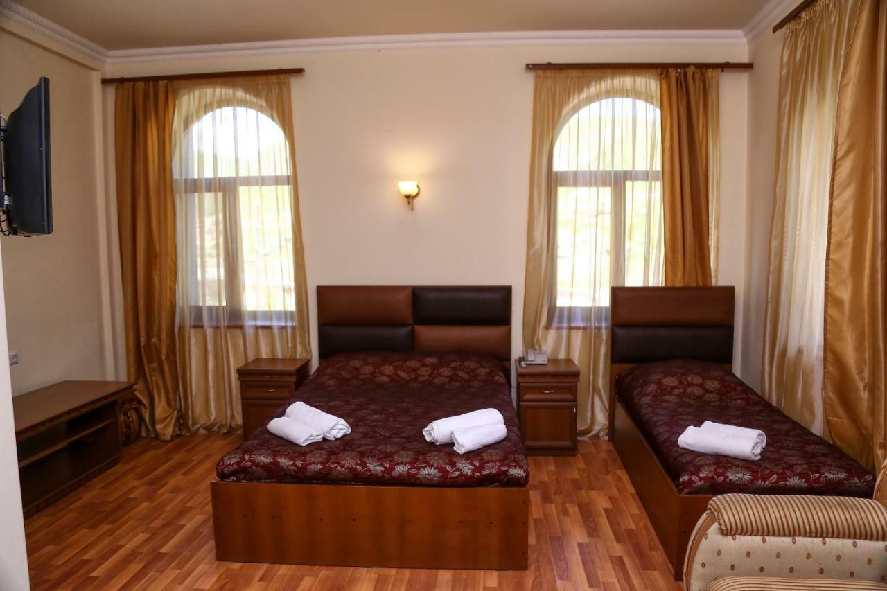 גוריס Lara Hotel מראה חיצוני תמונה