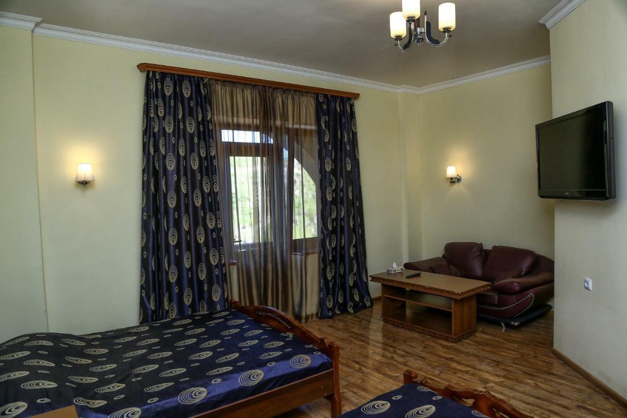 גוריס Lara Hotel מראה חיצוני תמונה