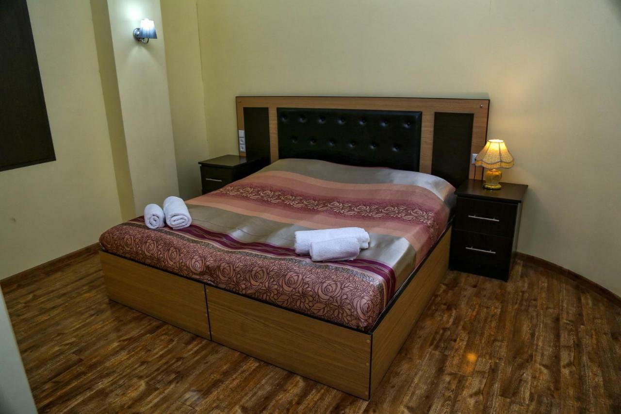 גוריס Lara Hotel מראה חיצוני תמונה