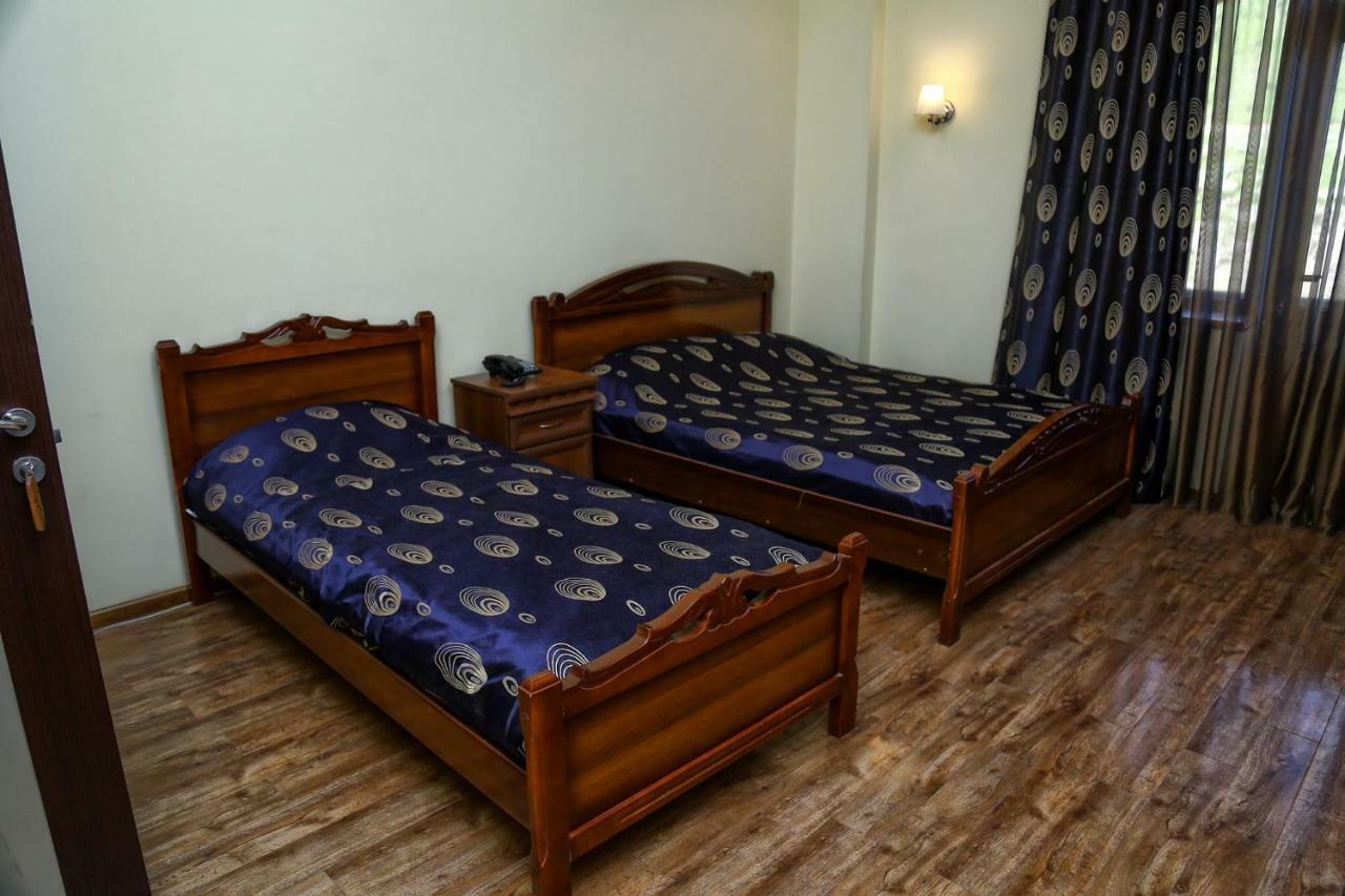גוריס Lara Hotel מראה חיצוני תמונה